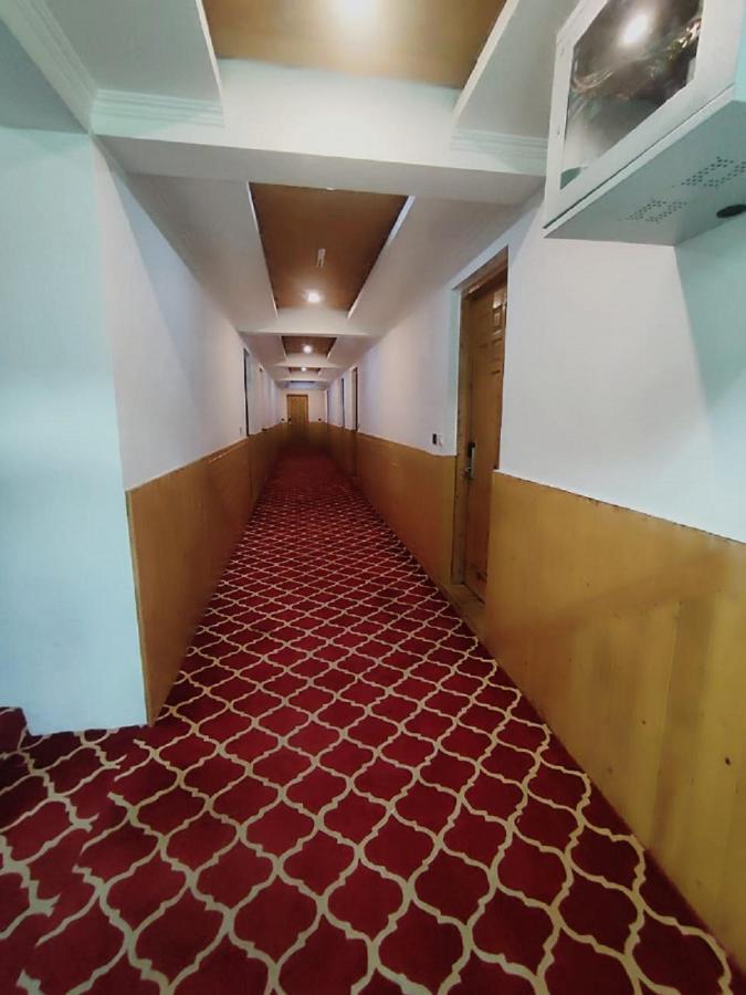Hotel Sheen Srinagar  Ngoại thất bức ảnh