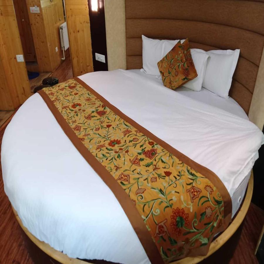 Hotel Sheen Srinagar  Ngoại thất bức ảnh