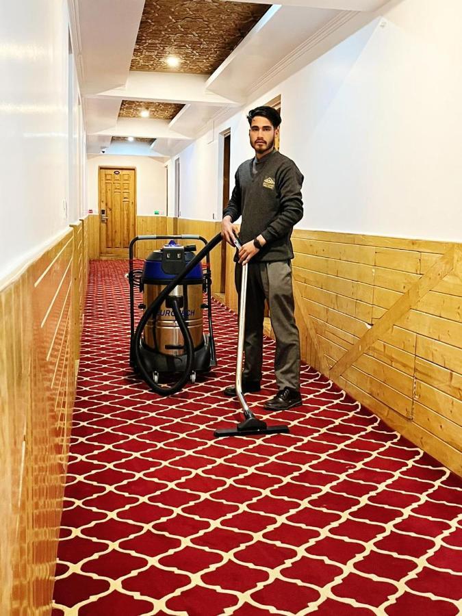 Hotel Sheen Srinagar  Ngoại thất bức ảnh