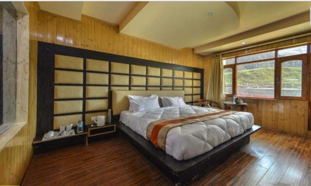 Hotel Sheen Srinagar  Ngoại thất bức ảnh