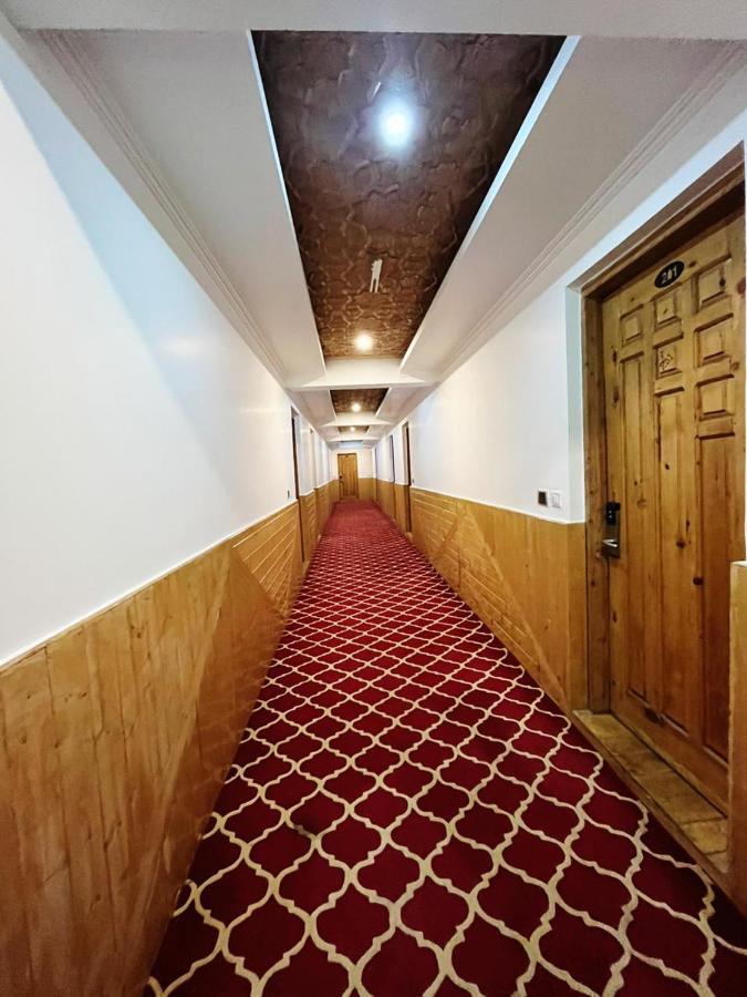 Hotel Sheen Srinagar  Ngoại thất bức ảnh