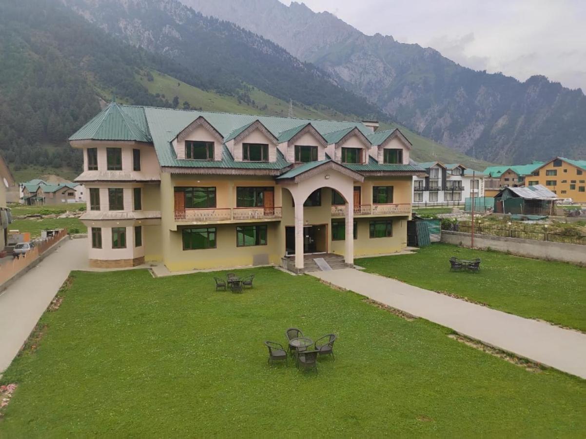 Hotel Sheen Srinagar  Ngoại thất bức ảnh