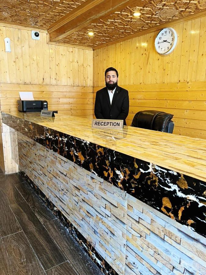 Hotel Sheen Srinagar  Ngoại thất bức ảnh