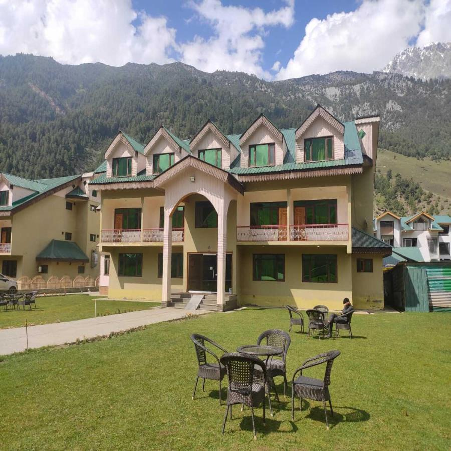 Hotel Sheen Srinagar  Ngoại thất bức ảnh