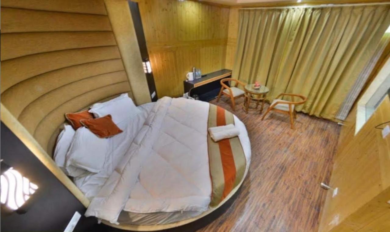Hotel Sheen Srinagar  Ngoại thất bức ảnh