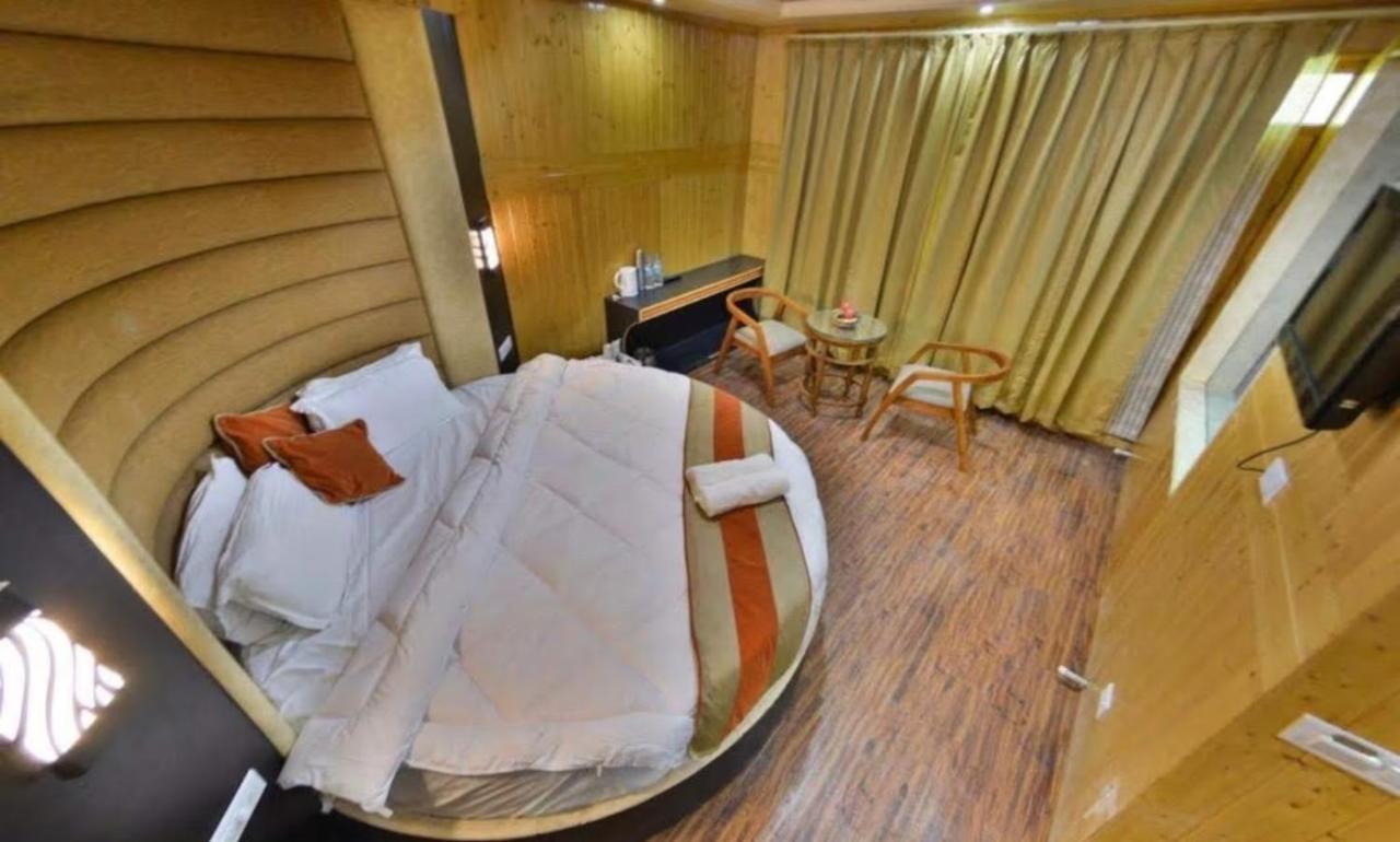 Hotel Sheen Srinagar  Ngoại thất bức ảnh